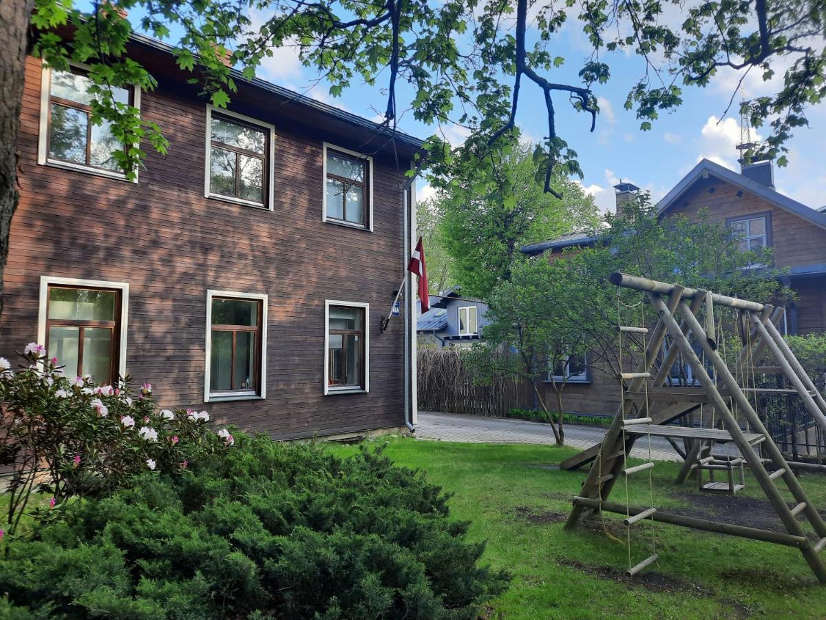 Wooden House Near City Center Riga Exterior foto