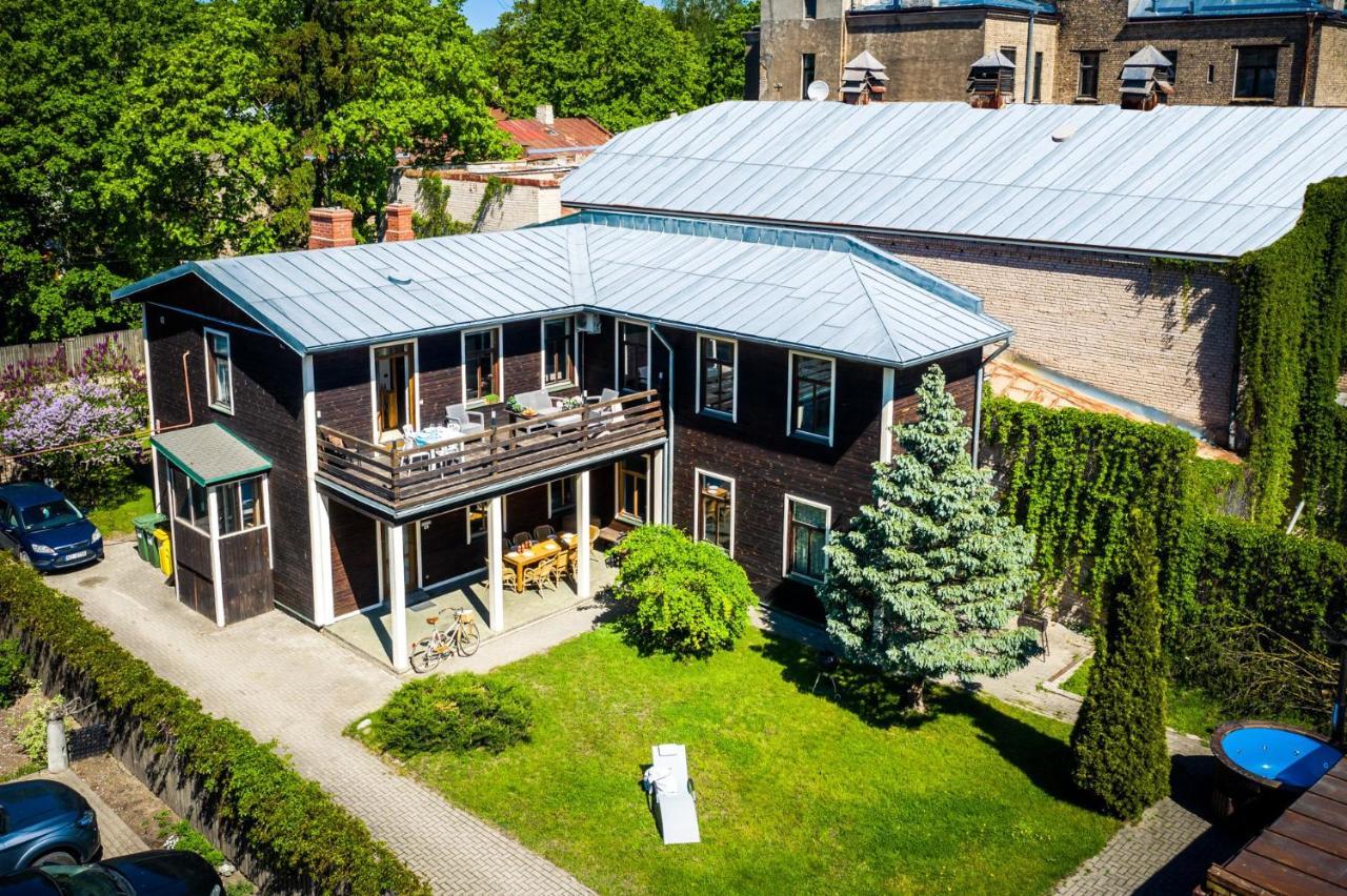 Wooden House Near City Center Riga Exterior foto