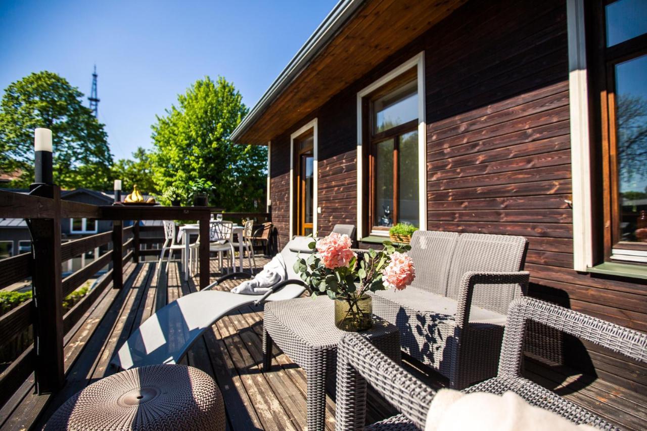 Wooden House Near City Center Riga Exterior foto